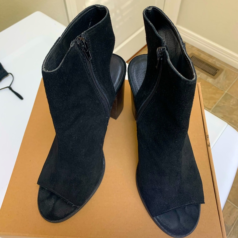 Urban Outfiters sling back sandals Sz 9